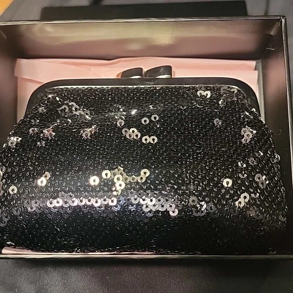 Victoria’s Secret Black and Silver Sequin Coin Purse Angel Forever New in Box - Picture 4 of 4